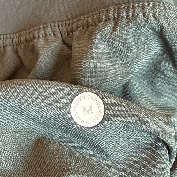 Lululemon T.H.E. Short 9” Linerless Men’s Medium Smoked Spruce Green - Picture 9 of 9